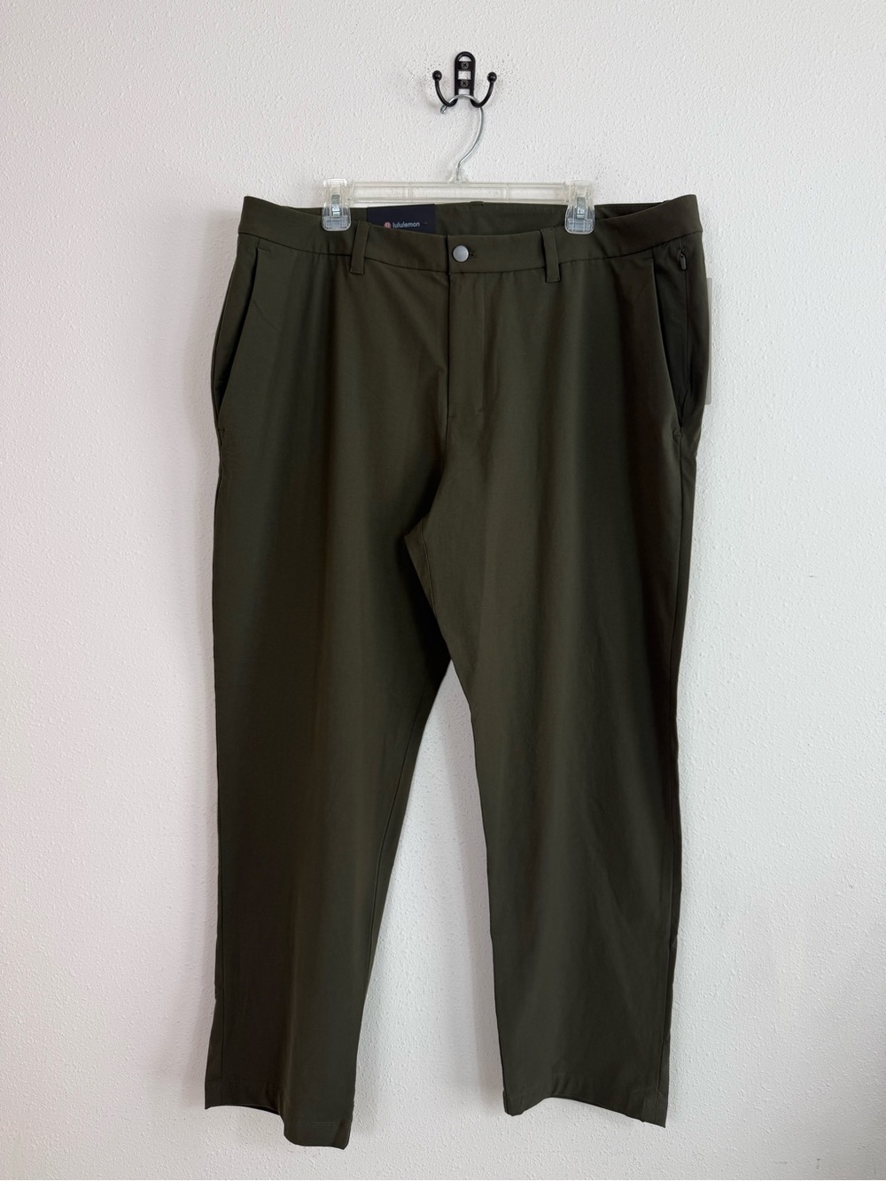 Lululemon Men’s ABC Classic Fit Trousers 32L VersaTwill Green Sz 40 NWT